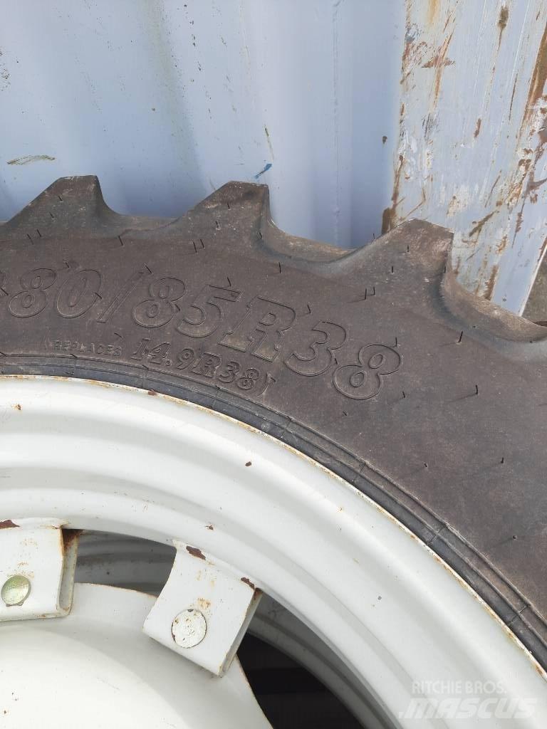 BKT 380/85R34 Další příslušenství k traktorům