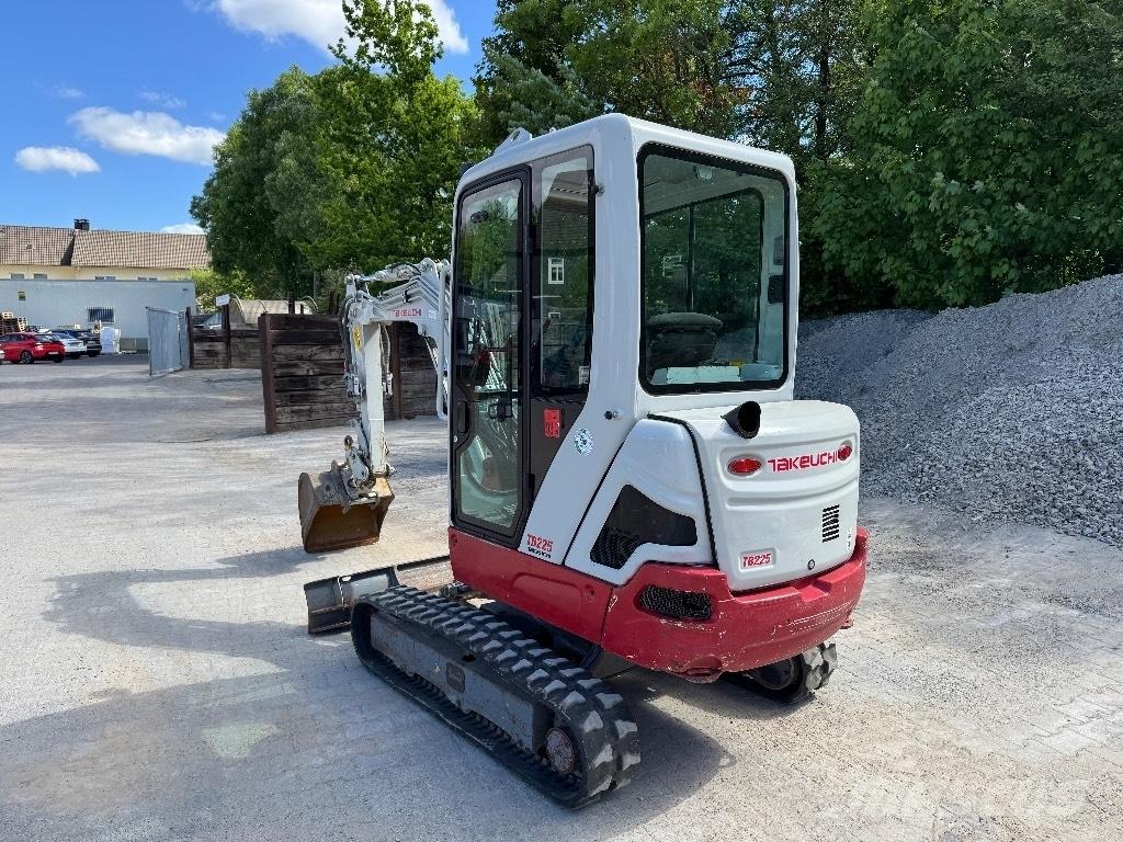 Takeuchi TB 225 Mini rýpadla < 7t