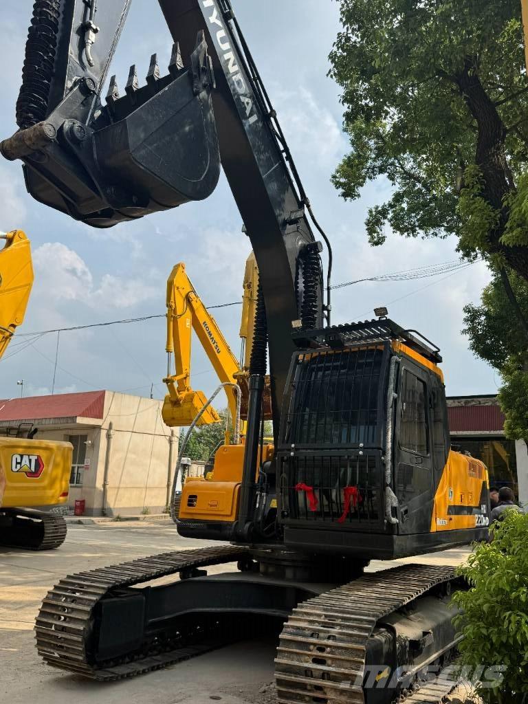 Hyundai HX220HD Midi rýpadla 7t - 12t