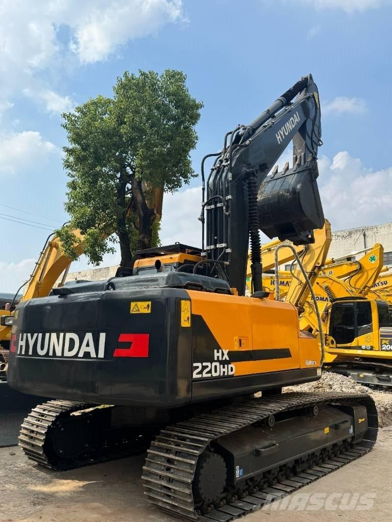 Hyundai HX220HD Midi rýpadla 7t - 12t