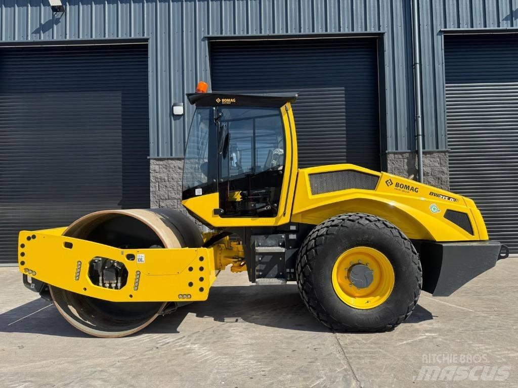 Bomag BW 213 D H-2 Tahačové válce