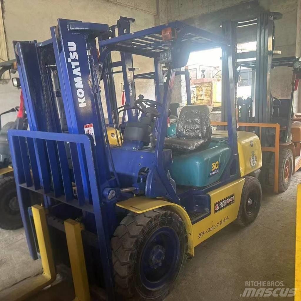 Komatsu F30T Dieselové vozíky
