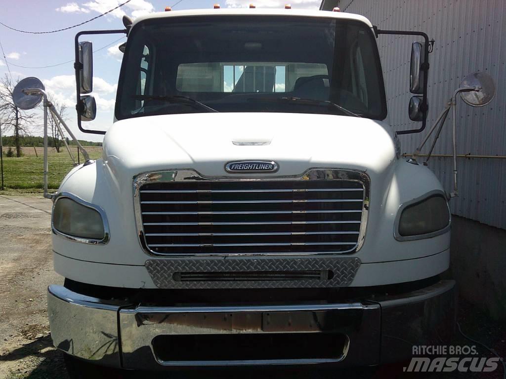 Freightliner M2 Nákladní vozidlo bez nástavby