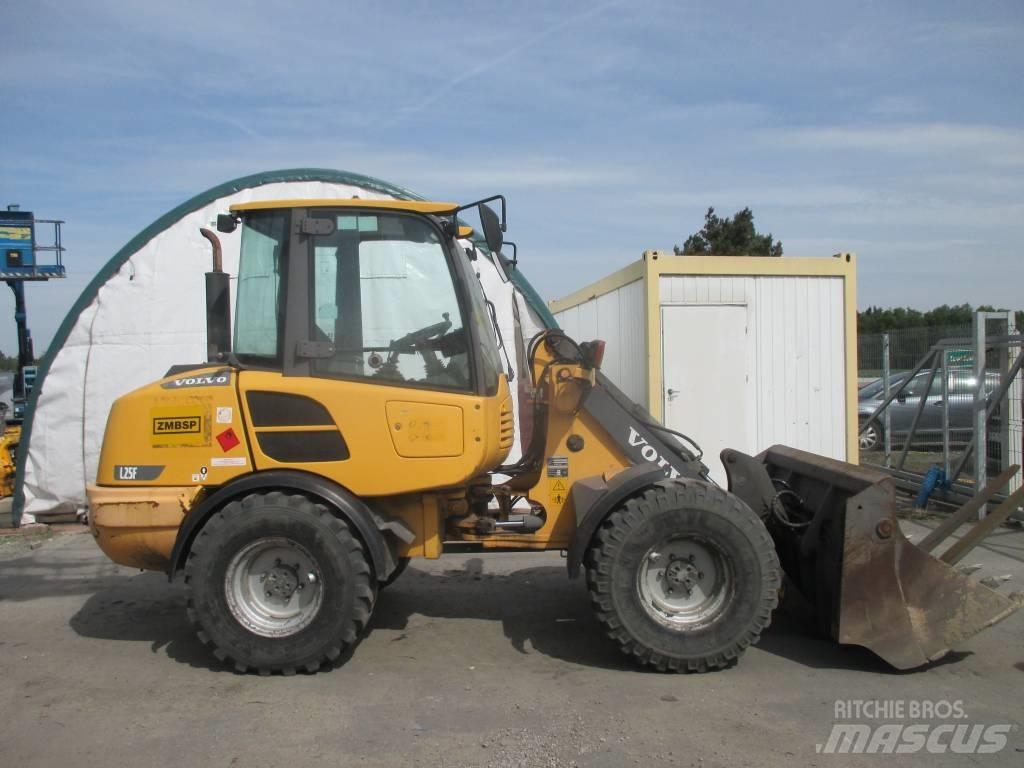 Volvo L 25 F Kolové nakladače