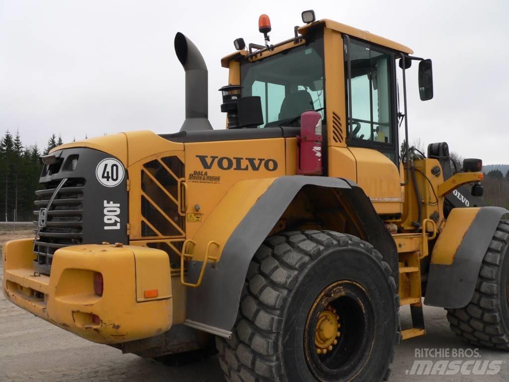 Volvo L 90 F Kolové nakladače