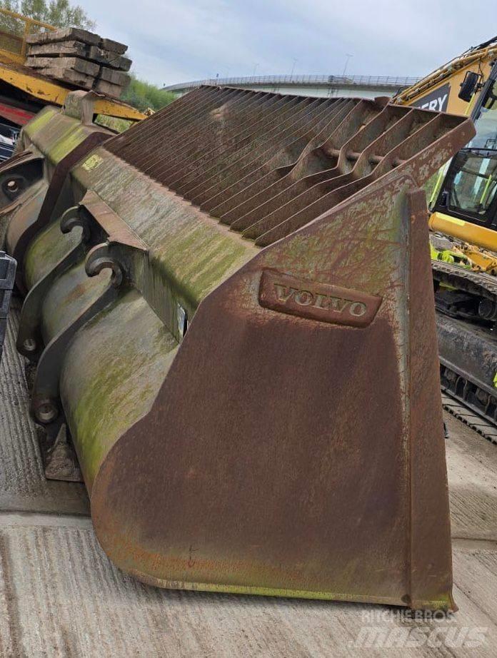 Volvo L 220 H Kolové nakladače