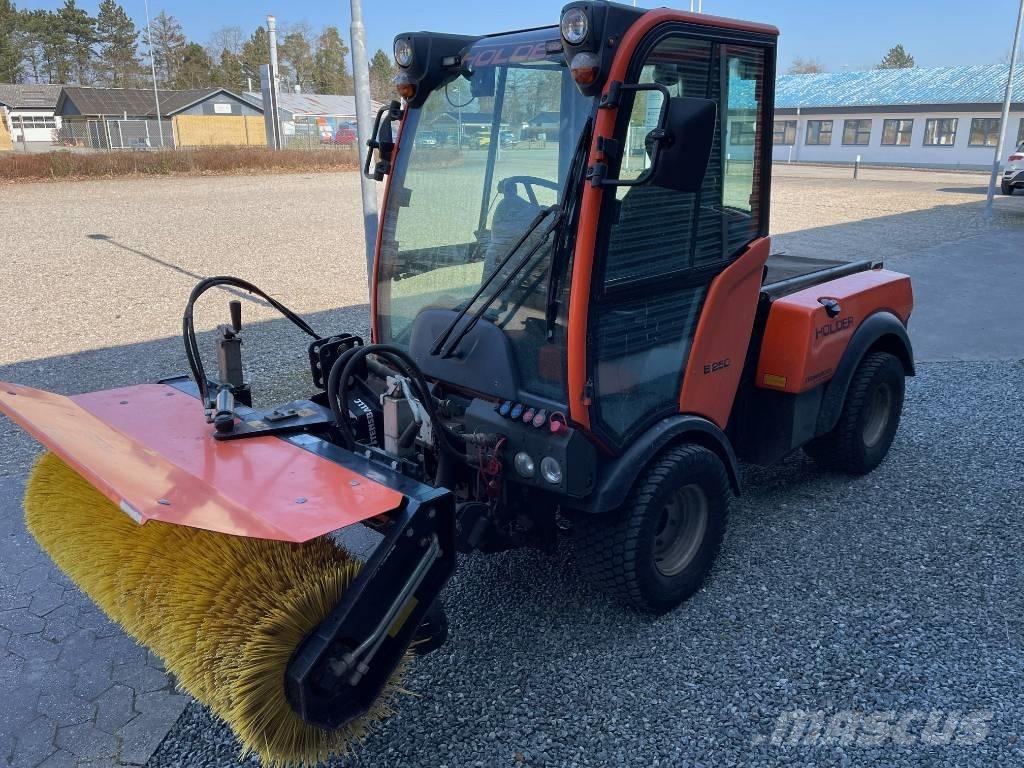 Holder B250 Kompaktní traktory