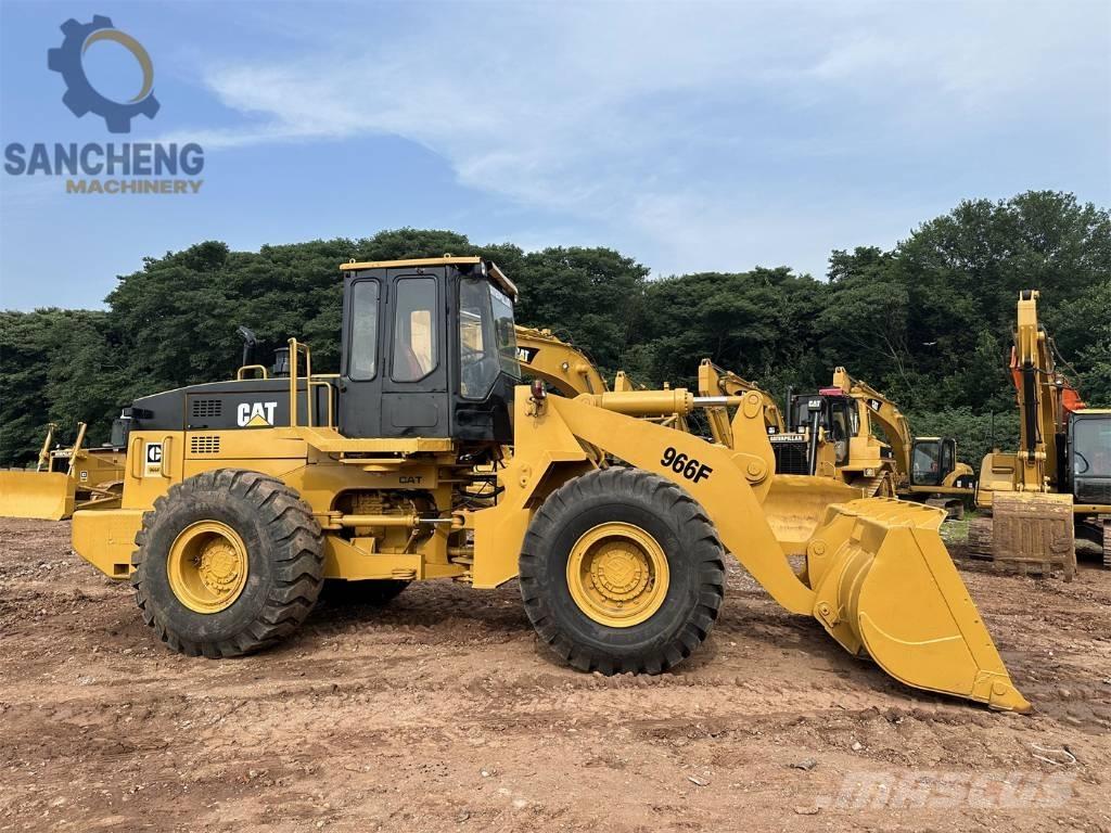 CAT 966 F Kolové nakladače