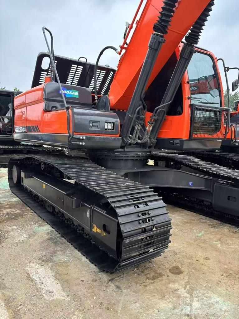 Doosan 225 LCA Pásová rýpadla