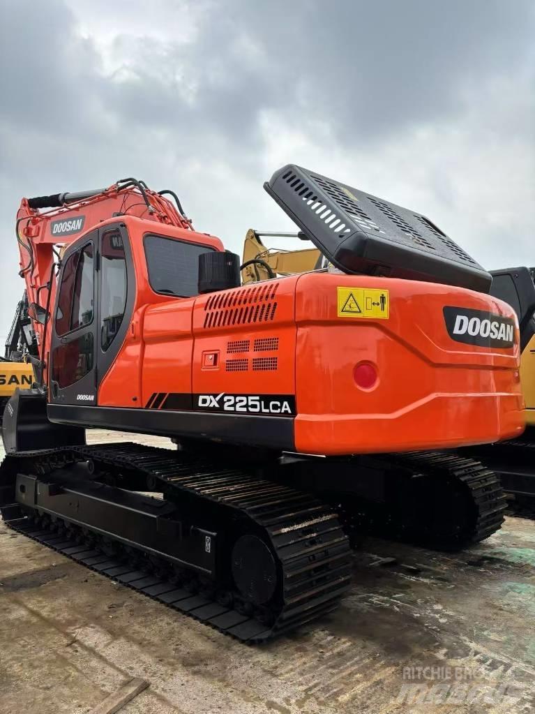 Doosan 225 LCA Pásová rýpadla
