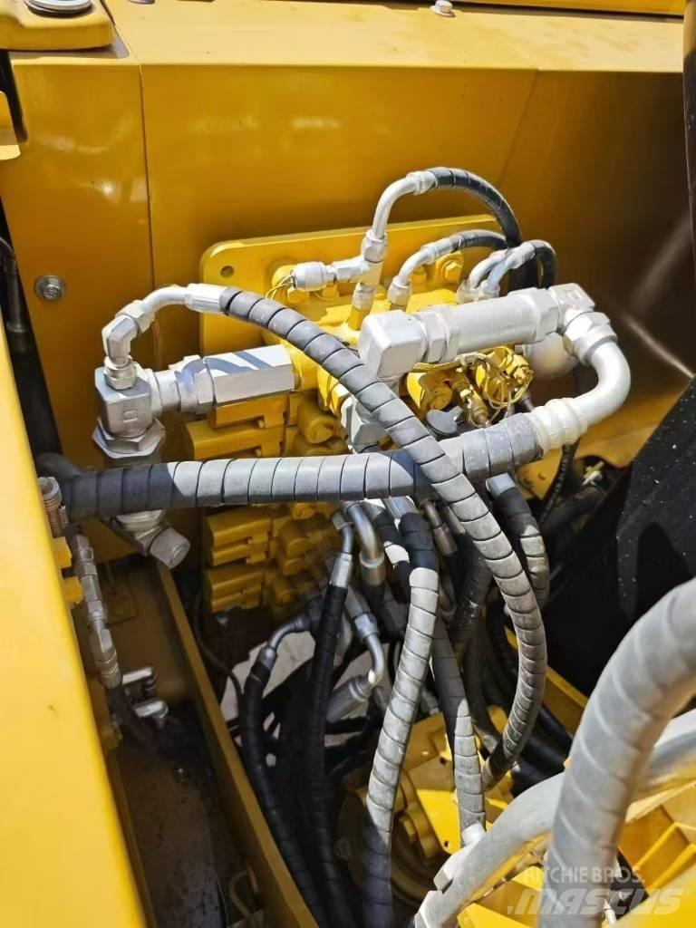 CAT 307E2 Pásová rýpadla
