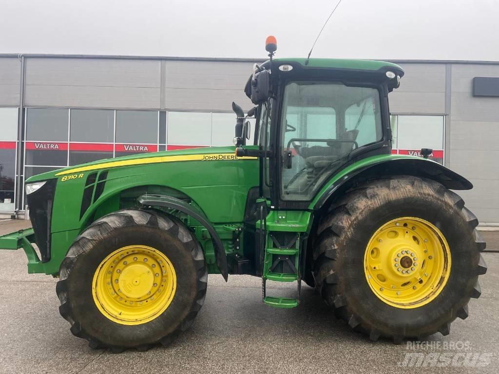 John Deere 8310 R Traktory