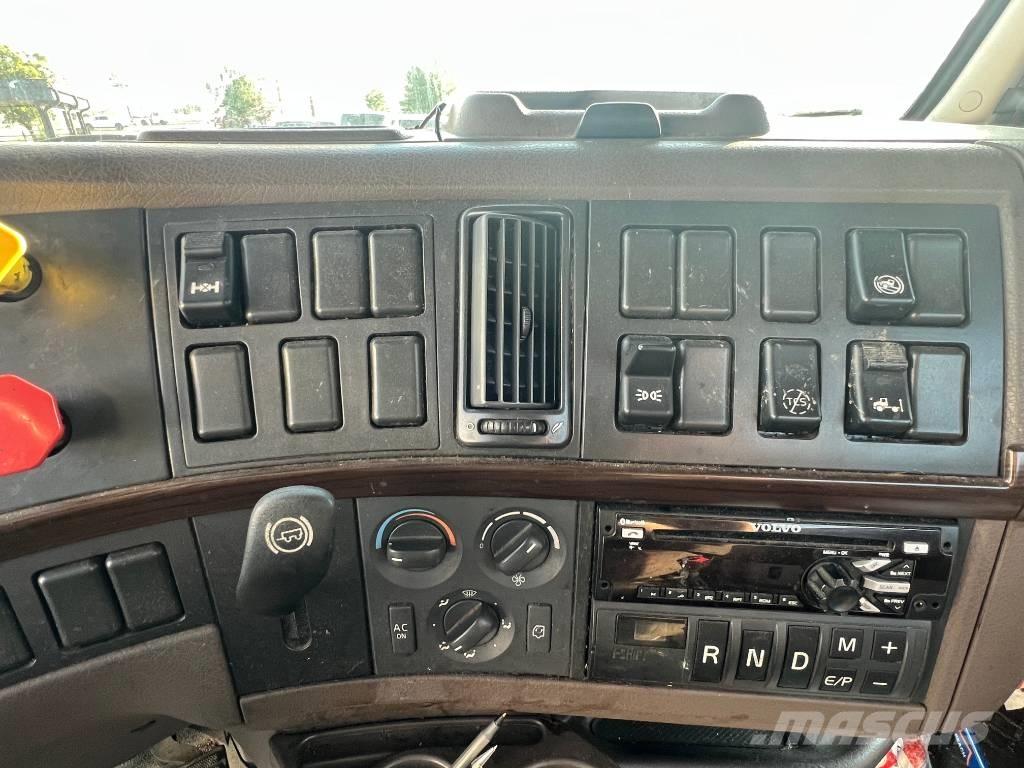 Volvo VNL 42 T300 Tahače