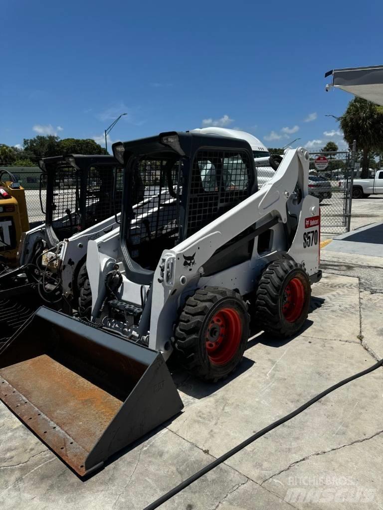 Bobcat S570 Smykem řízené nakladače