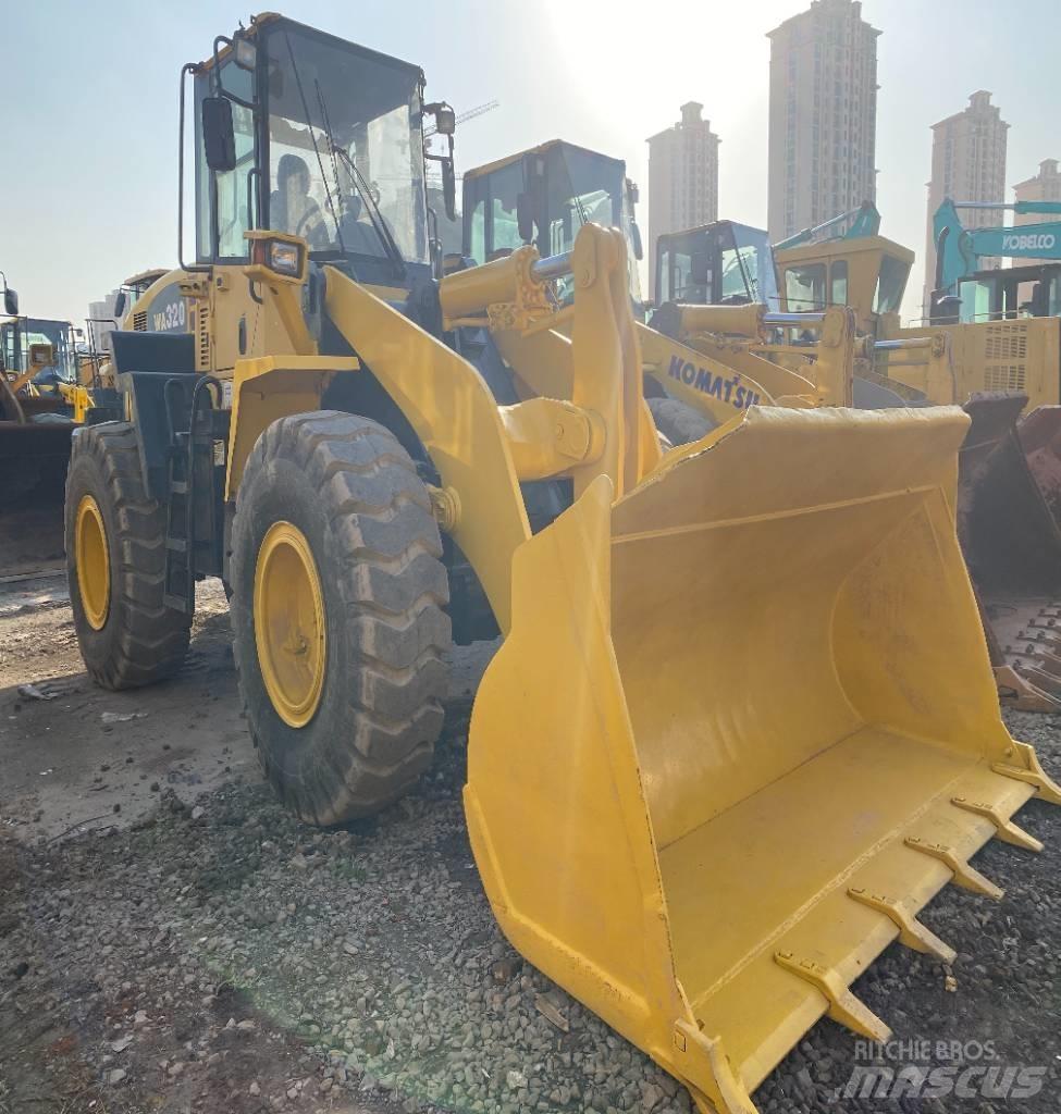 Komatsu WA 320-5 Kolové nakladače