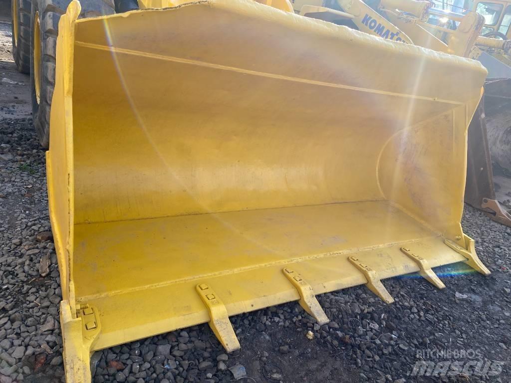 Komatsu WA 320-5 Kolové nakladače
