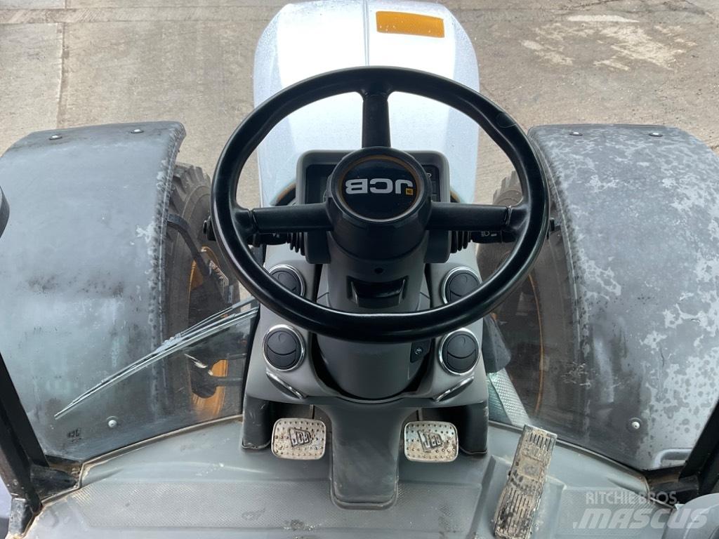 JCB Fastrac 4220 Traktory