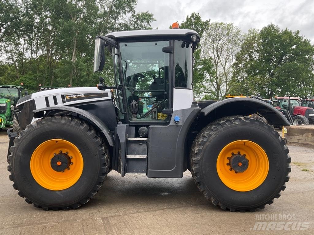JCB Fastrac 4220 Traktory