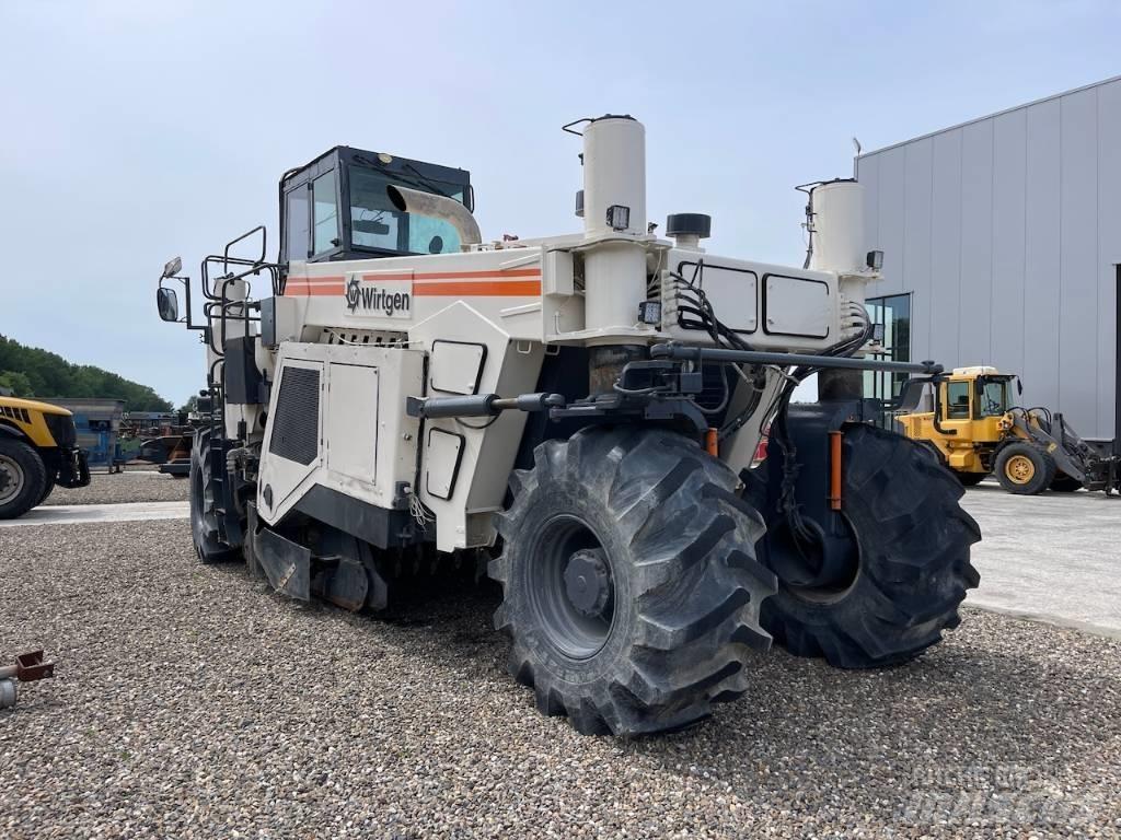 Wirtgen WR2500 Recyklátory asfaltu