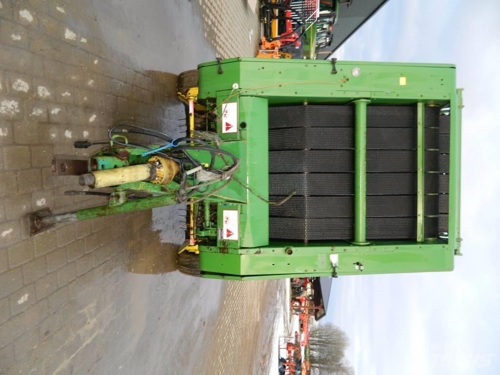 John Deere 550 Lis na válcové balíky