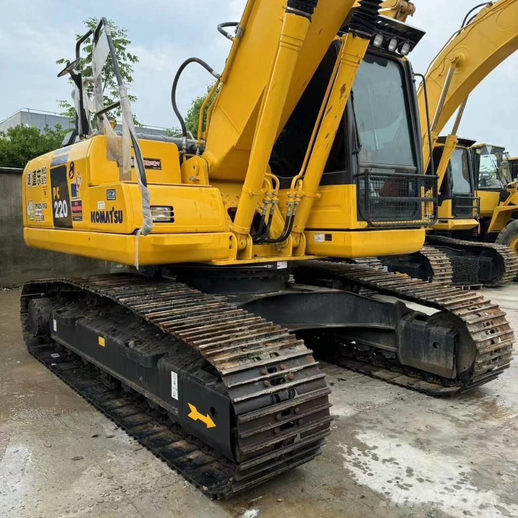 Komatsu PC 220-8 Pásová rýpadla