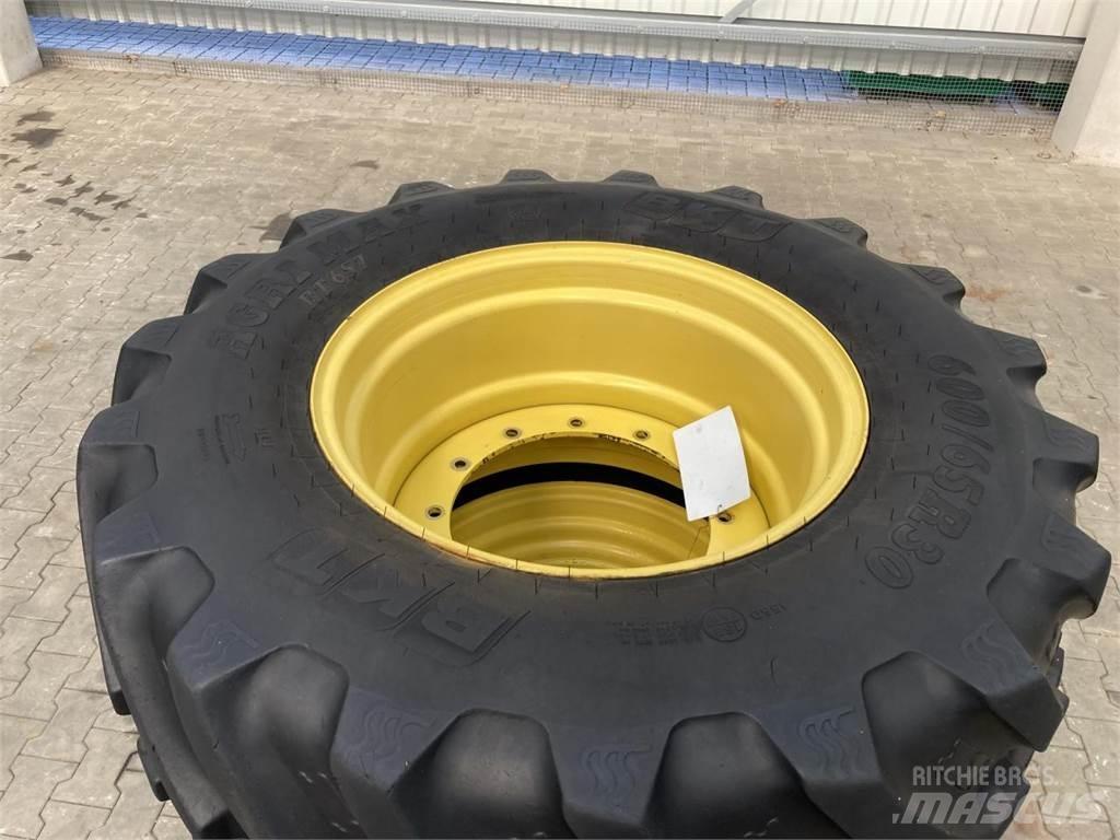 BKT 600/65R30 Pneumatiky, kola a ráfky