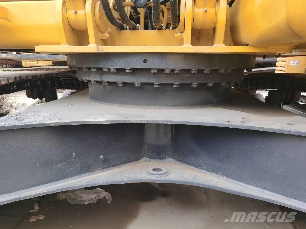 Komatsu PC 220-7 Pásová rýpadla