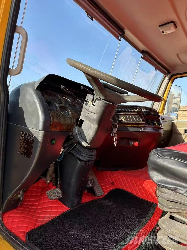 XCMG QY 50 K-II Univerzální terénní jeřáby