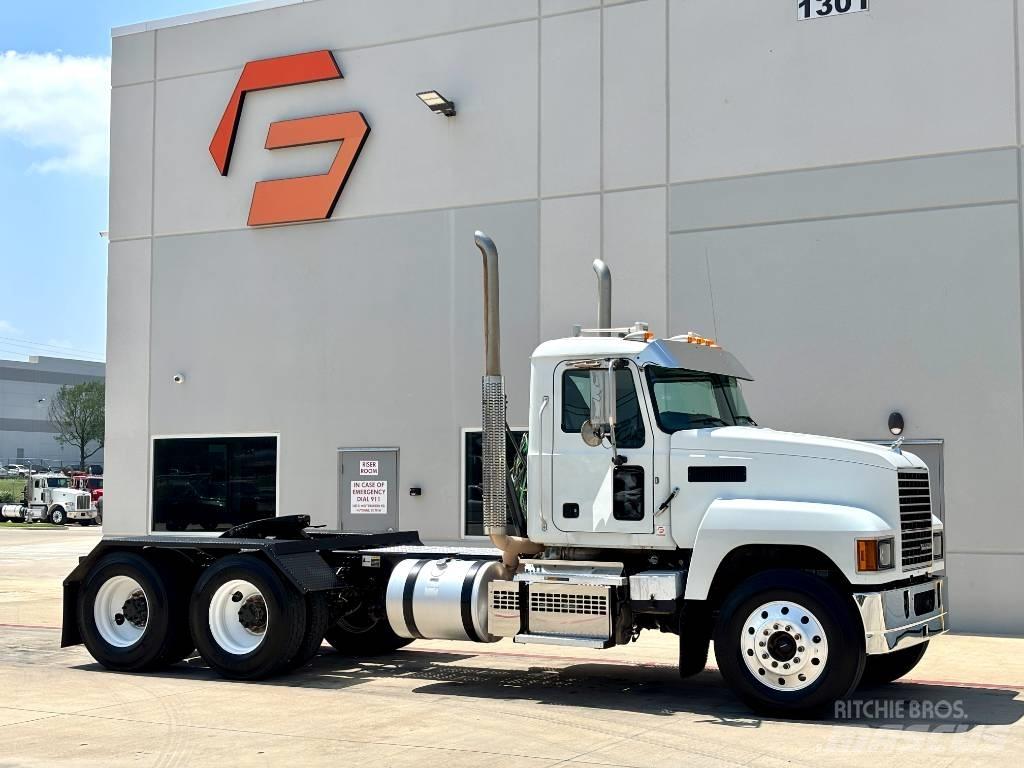 Mack Pinnacle 64T Tahače