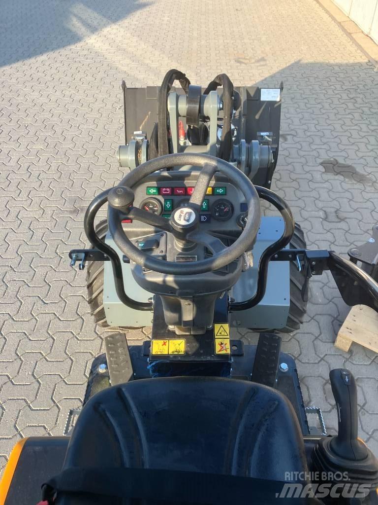 GiANT G1500 Víceúčelové nakladače