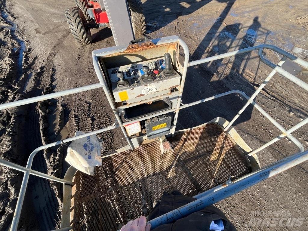 Manitou 200 ATJ Kloubové plošiny