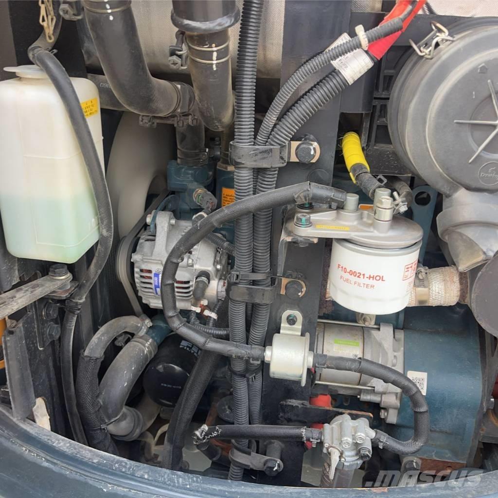 Hyundai 25 Z-9 Mini rýpadla < 7t