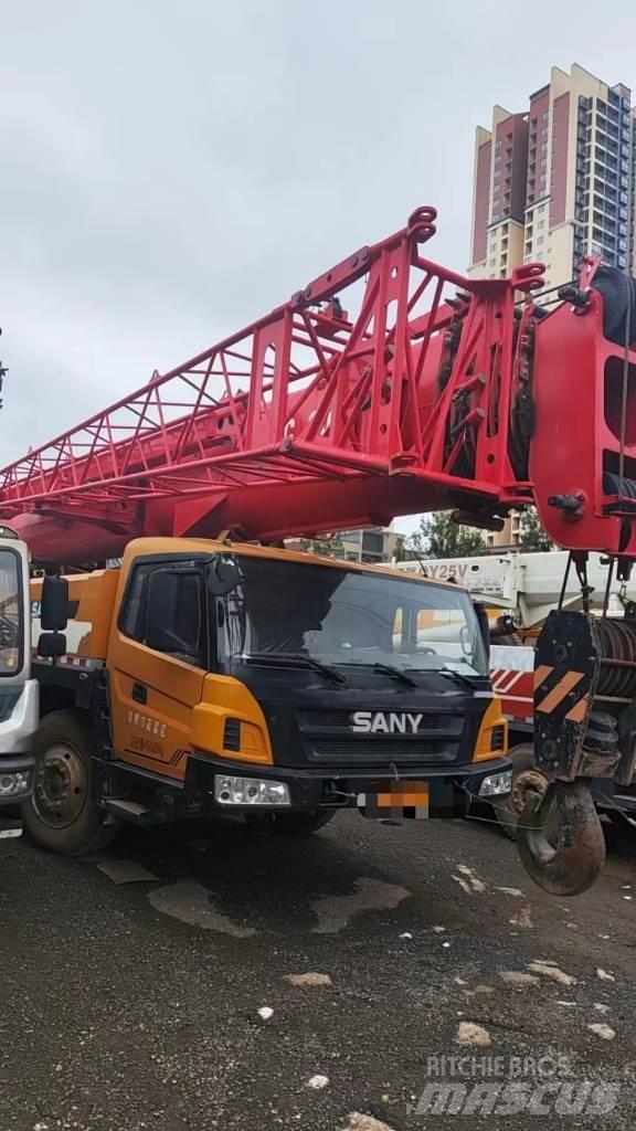 Sany STC600T6 Univerzální terénní jeřáby