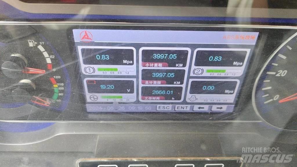 Sany STC600T6 Univerzální terénní jeřáby
