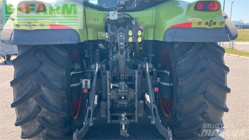 CLAAS ARION 530 Traktory