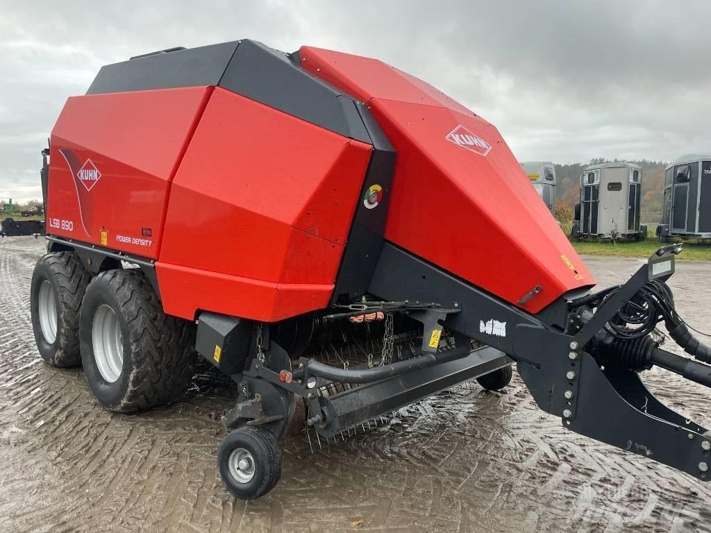Kuhn LSB 890 Lis na hranaté balíky