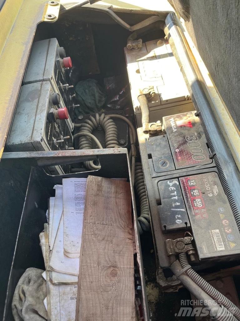 Dynapac F 141-4W/D Finišery