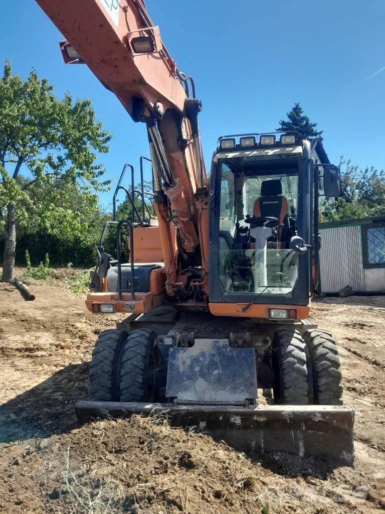 Doosan DX 160 W-3 Kolová rýpadla