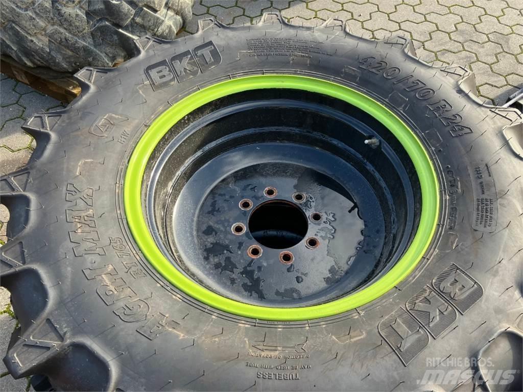 BKT 420/70R24 Pneumatiky, kola a ráfky
