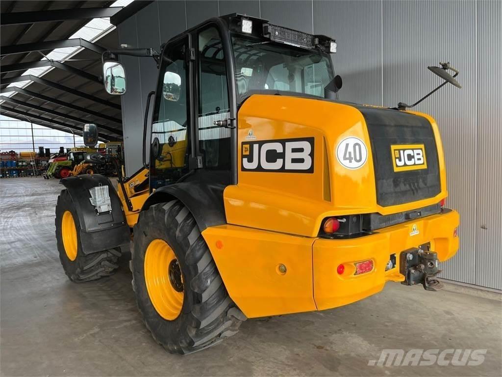 JCB TM 320 Agri Kolové nakladače