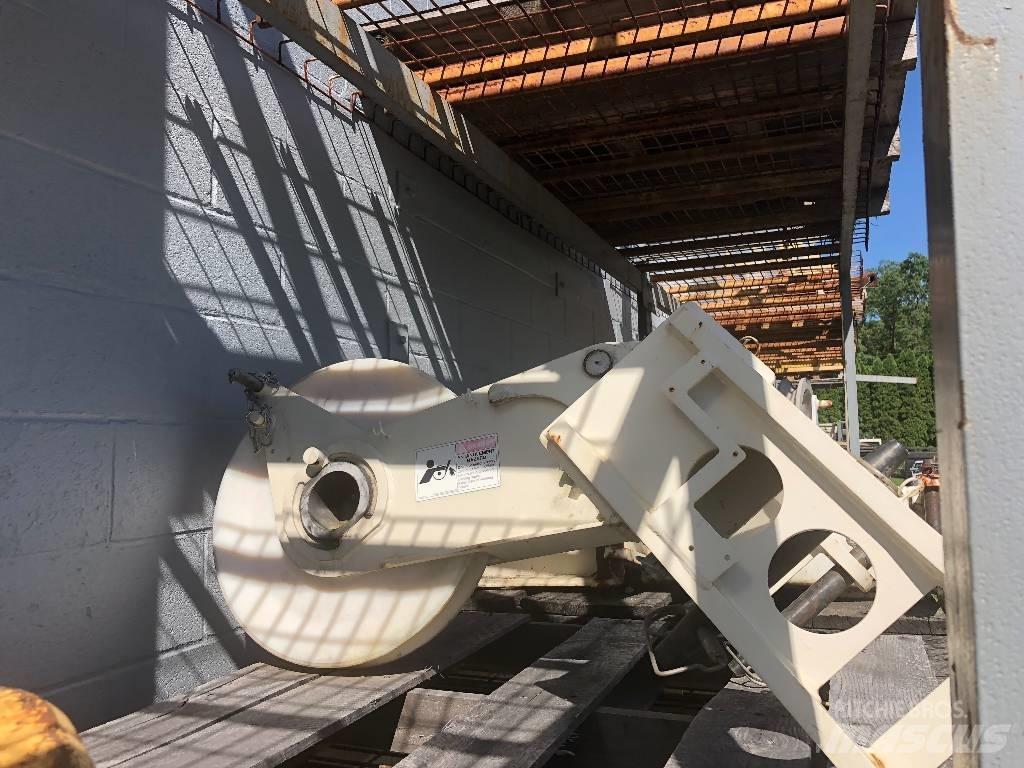 Demag AC 250-1 Univerzální terénní jeřáby