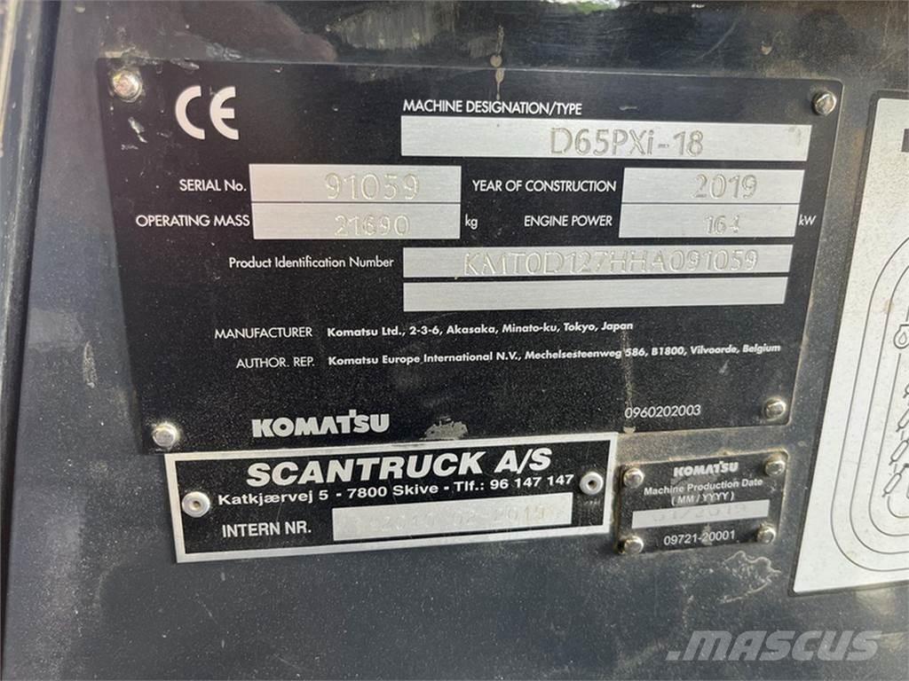 Komatsu D65PXI-18 Pásové dozery