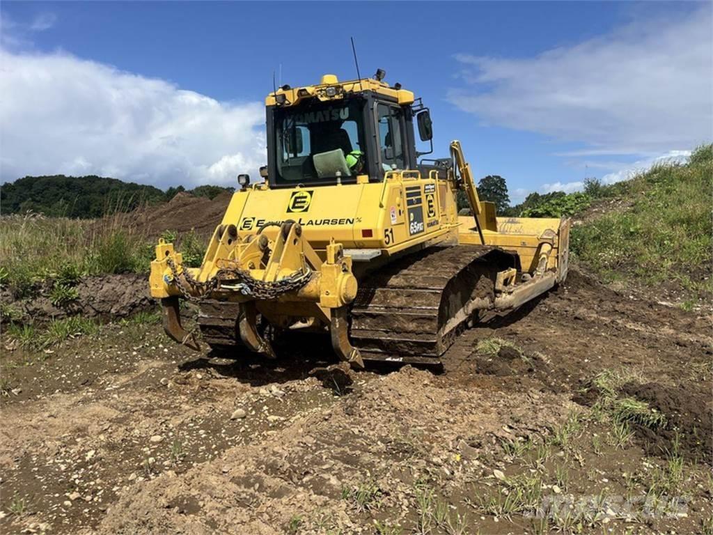 Komatsu D65PXI-18 Pásové dozery