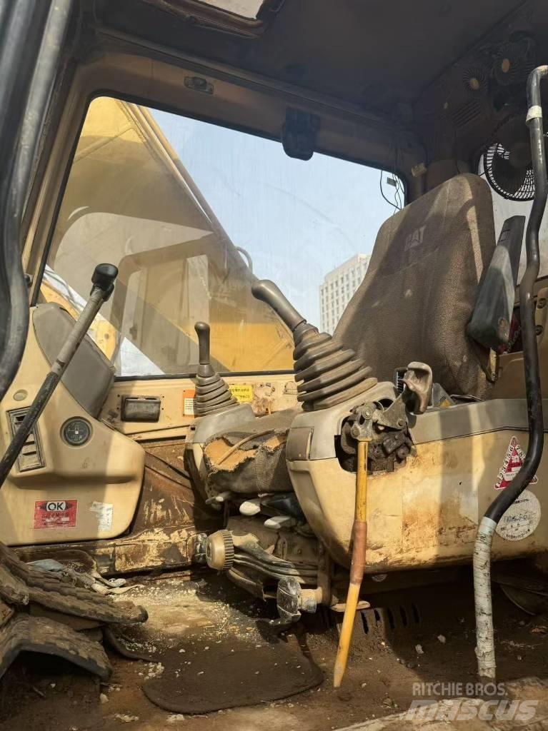 CAT 320 B L Pásová rýpadla