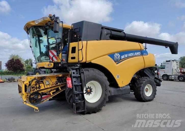 New Holland CR 9080 Sklízecí mlátičky