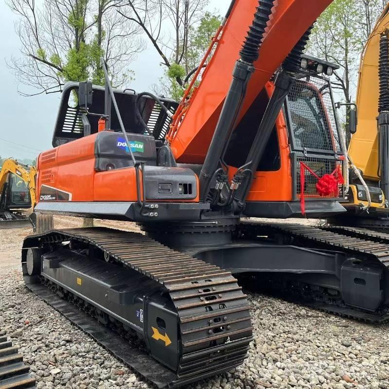 Doosan DX 225 Pásová rýpadla