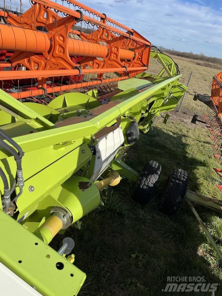 CLAAS Tucano 440 Sklízecí mlátičky