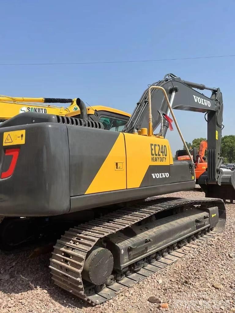 Volvo EC 240 Pásová rýpadla