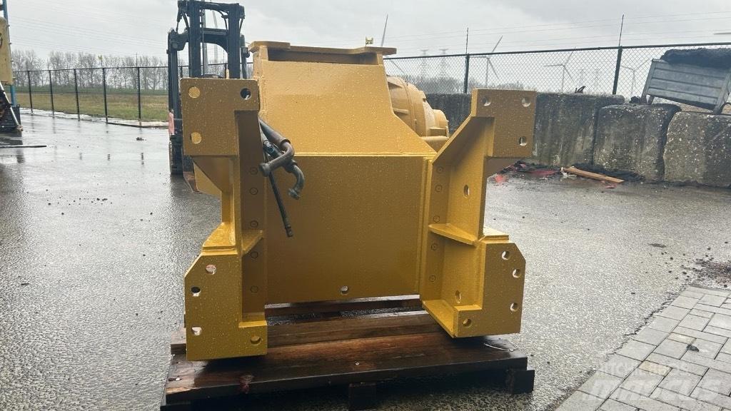 CAT D 7 G Navijáky