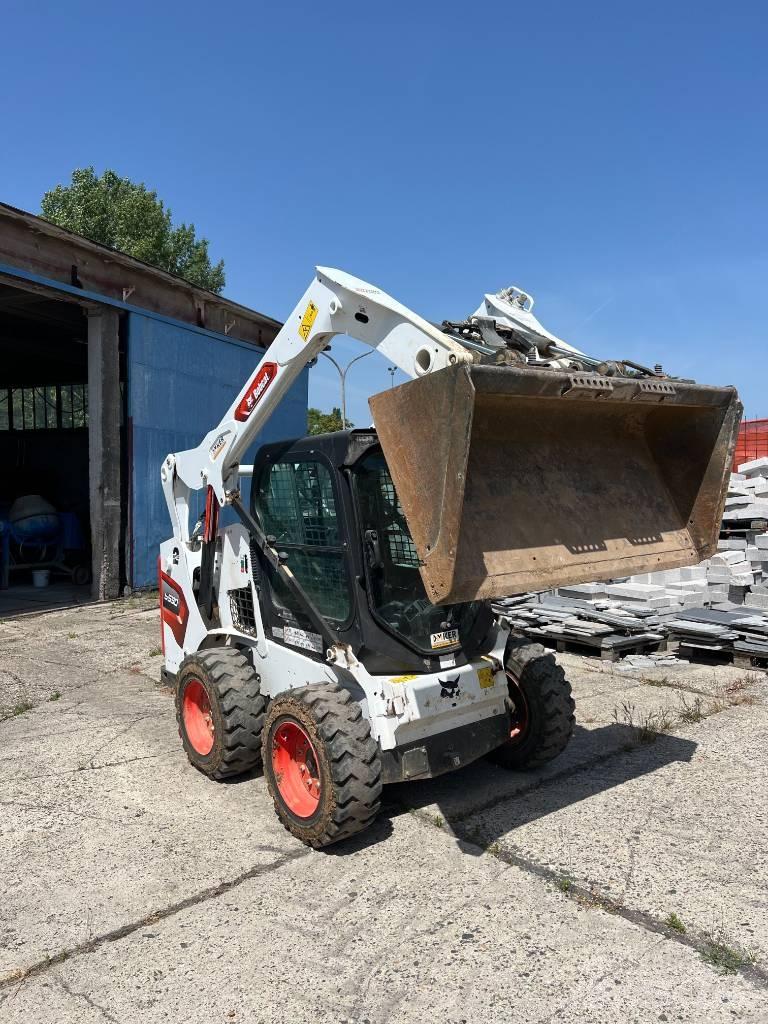 Bobcat S 590 Smykem řízené nakladače